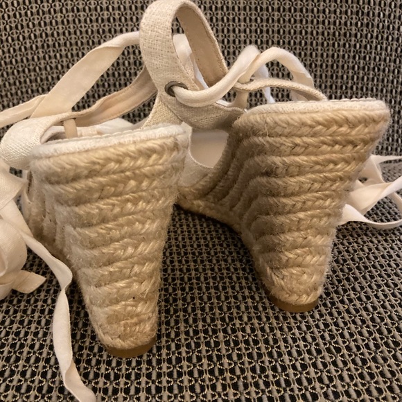 Banana Republic size 7 Lace Up Espadrilles - Picture 5 of 6